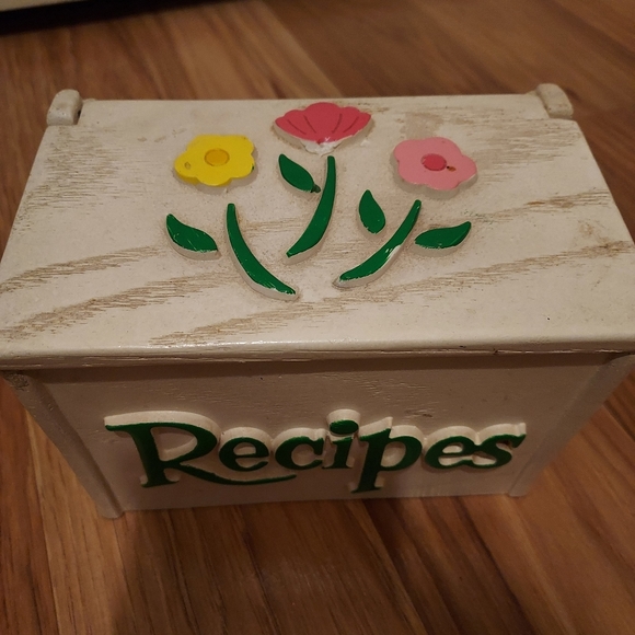 Vintage FTD 1985 Wood Look Resin Pink Yellow Green Flowers Theme Recipe Box USA - Picture 3 of 11